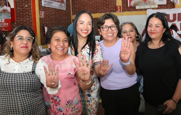 Docentes y Liz Sánchez pactan compromisos para mejorar la educación