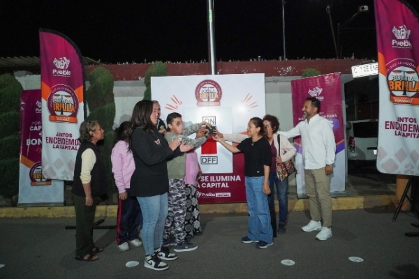 Entrega Pepe Chedraui 142 luminarias modernizadas en Lomas del Sur