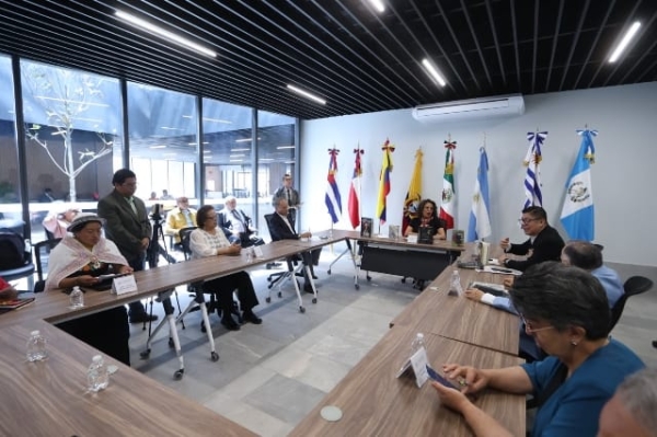 Conmemora Congreso del Estado Día Mundial de la Poesía con lectura colectiva
