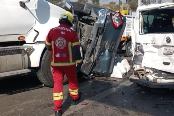 Saldo de 8 lesionados deja carambola provocada por tráiler en el Periférico