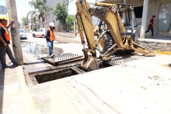 Limpia Coronango drenajes y alcantarillas para evitar inundaciones