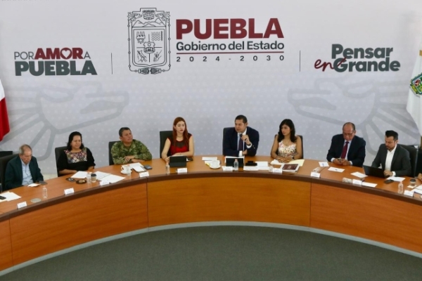 &quot;Mega obras, no mega saqueos; mega obras, no mega deudas&quot;: Armenta