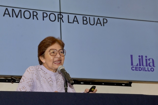 Participa Rectora Lilia Cedillo en “Noche con las estrellas” en la preparatoria Emiliano Zapata