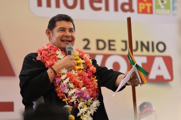 Respeto y desarrollo económico a las comunidades indígenas de Puebla: Armenta