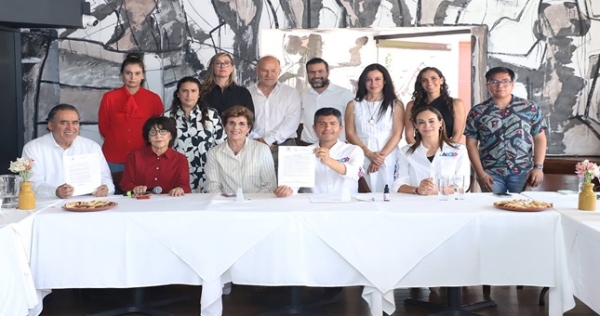 Firma Eduardo Rivera compromiso por el Atoyac