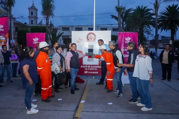 Se ilumina San Miguel Canoa con tecnología LED gracias a Puebla Brilla