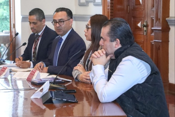 Fortalecen análisis jurídico del Gobierno de la Ciudad con participación interinstitucional