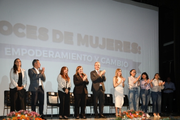 Impulsa Pepe Chedraui apertura de espacios de reflexión con el Foro &quot;Voces de Mujeres: Empoderamiento y Cambio&quot;