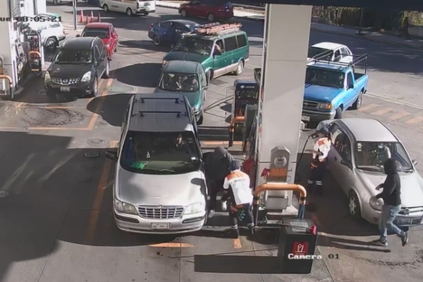 Asaltan a mano armada gasolinera en Chiautempan