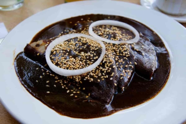 Puebla rinde homenaje al Mole Poblano en el Ex Convento de Santa Rosa