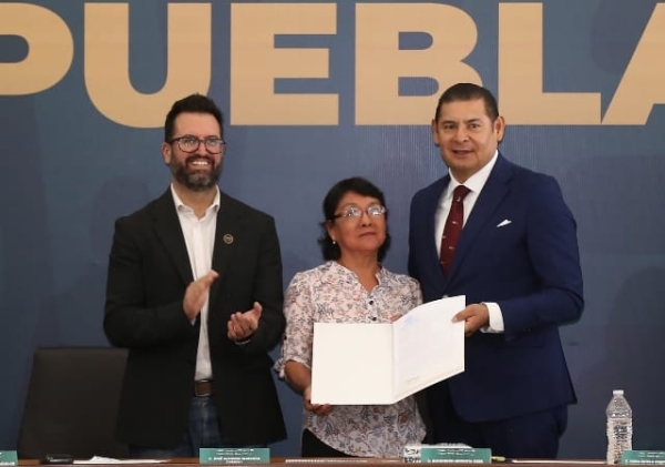 Entrega de escrituras, acto de justicia del Humanismo de Claudia Sheinbaum